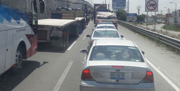 #AlertaVial Bloqueada la autopista Puebla - México