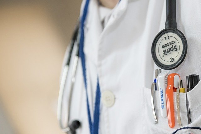 Encuentran 2 mil 400 fetos en la casa de un médico