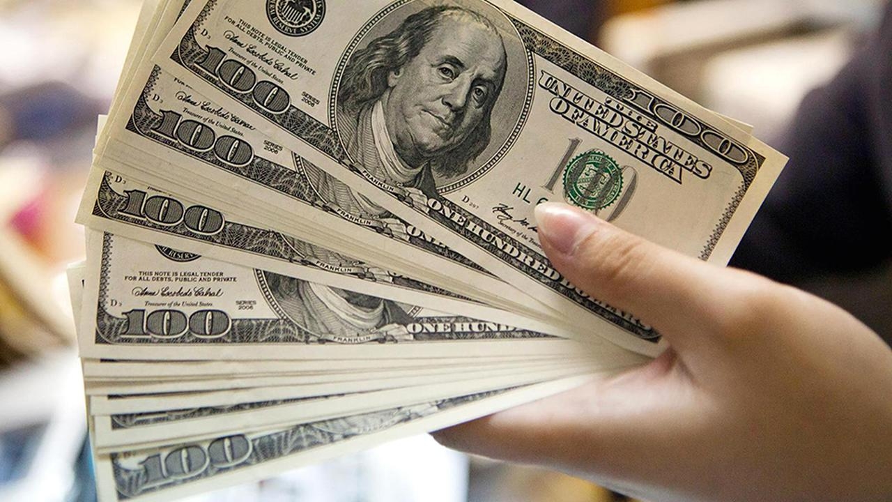 Dólar se cotiza a la venta en 24.18 pesos en promedio