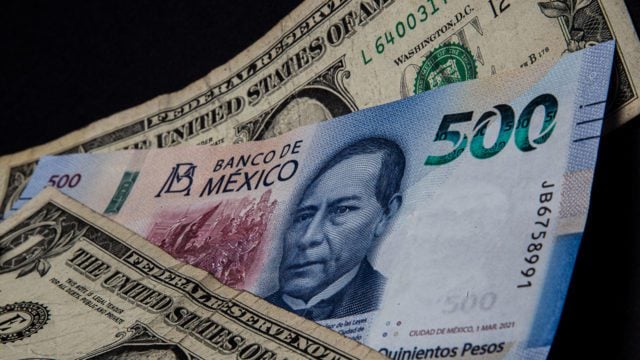 Con cuánto dinero puedes entrar o salir de México