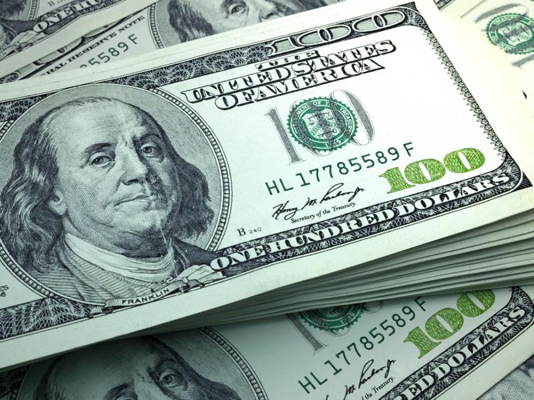Entérate de cómo se cotizan el dólar y el euro este viernes