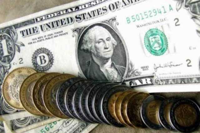 Peso se sigue hundiendo frente al dólar, llegó a los 25.68
