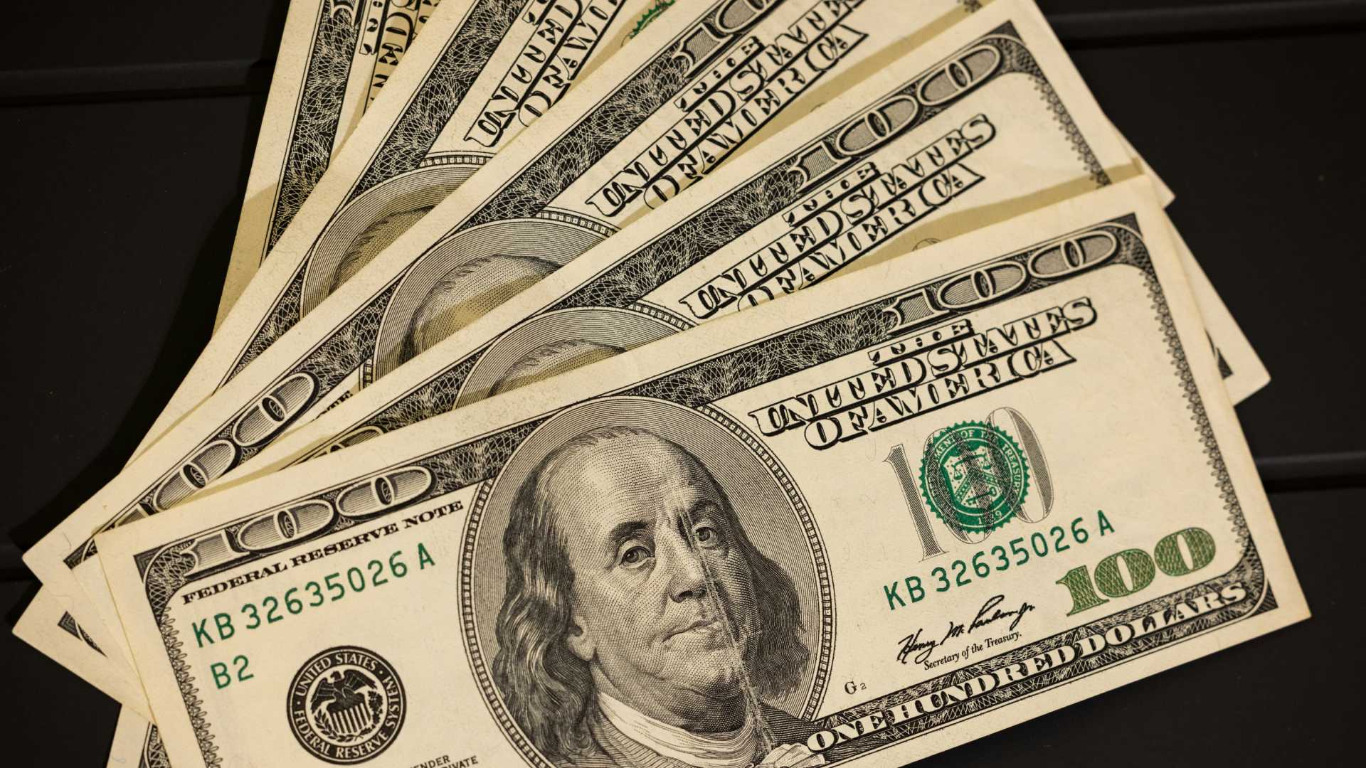 Así se cotizan el dólar y el euro este 14 de mayo de 2025