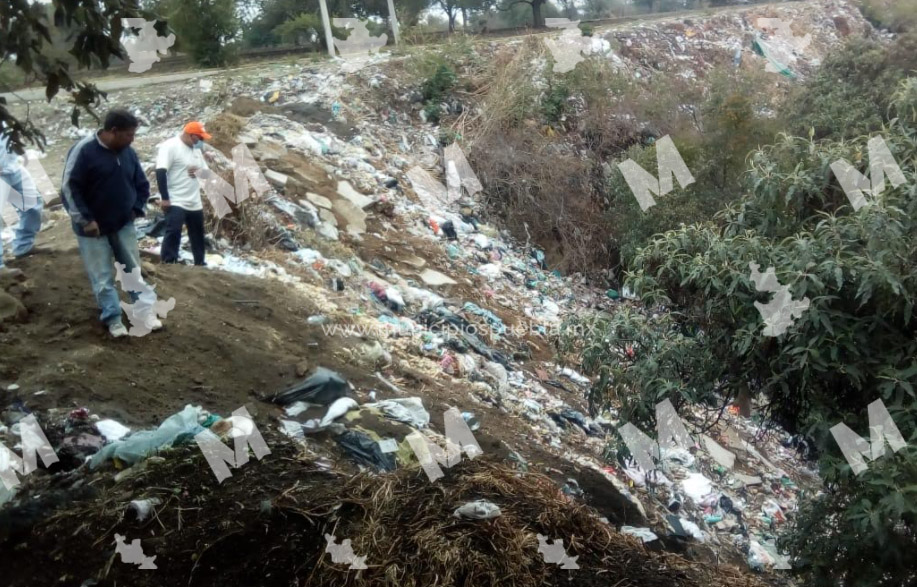 VIDEO Ayuntamiento de Domingo Arenas ocupa barranca como basurero