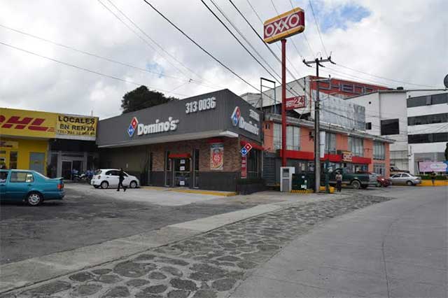 Por falta de medidas de seguridad, clausuran pizzería en Teziutlán