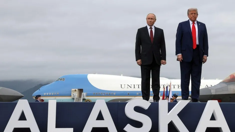 Turistas encuentran documentos confidenciales antes de la cumbre Trump-Putin en Alaska