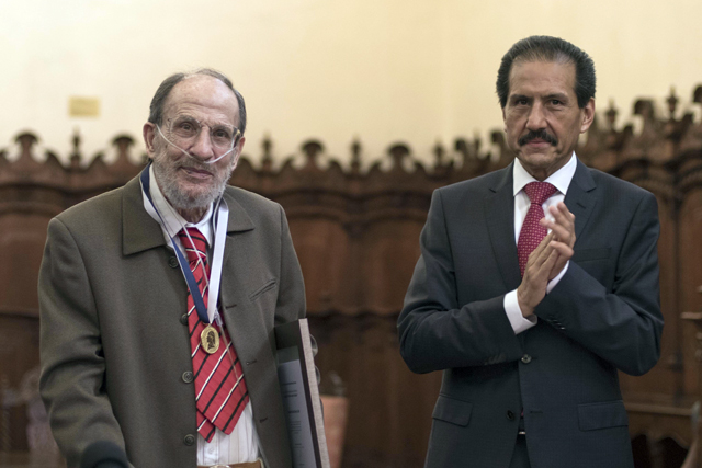 Otorga BUAP medalla Francisco Javier Clavijero a investigador