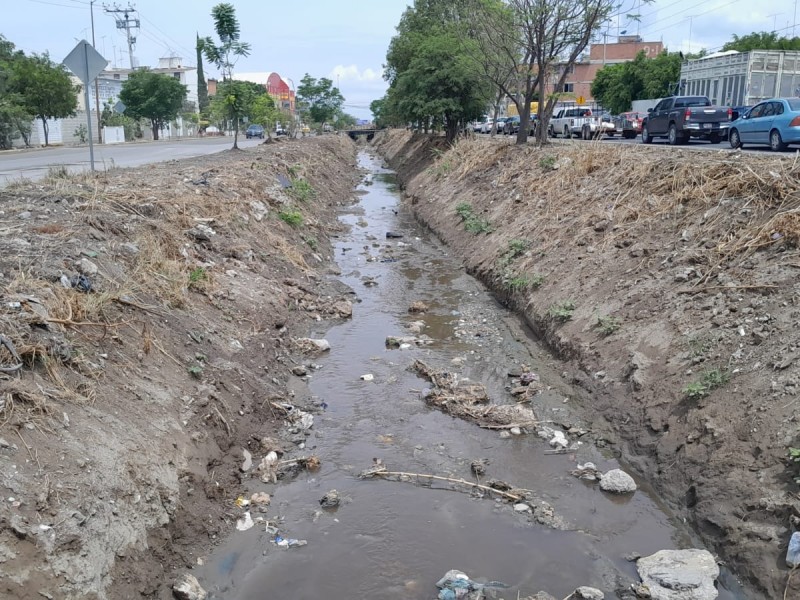 Denuncian contaminación por descargas irregulares en dren de Valsequillo en Tehuacán