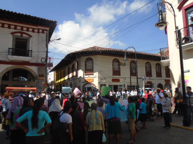 Paralizan centro de Huauchinango porque tienen un año sin agua