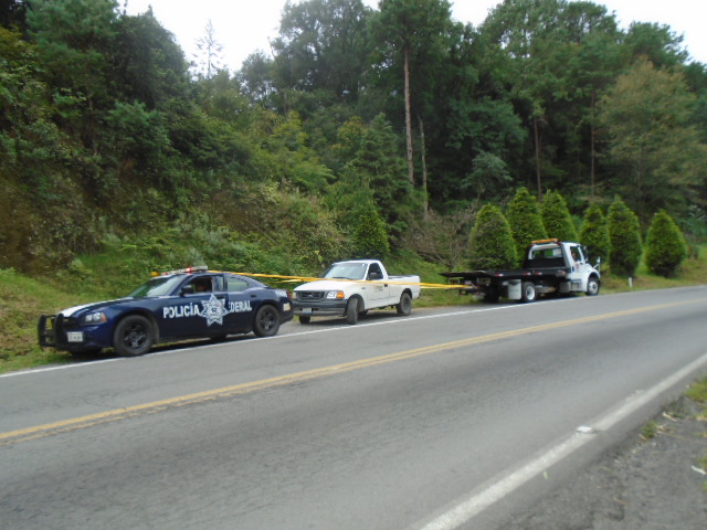 Asaltan gasolinera de Huauchinango y roban camioneta de Pemex