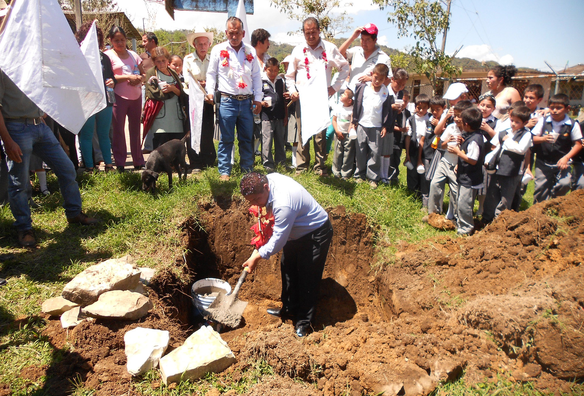 Inician obras de mejoramiento escolar en el municipio de Cuetzalan