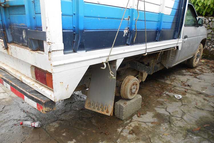 Recuperan camioneta robada en Cuetzalan