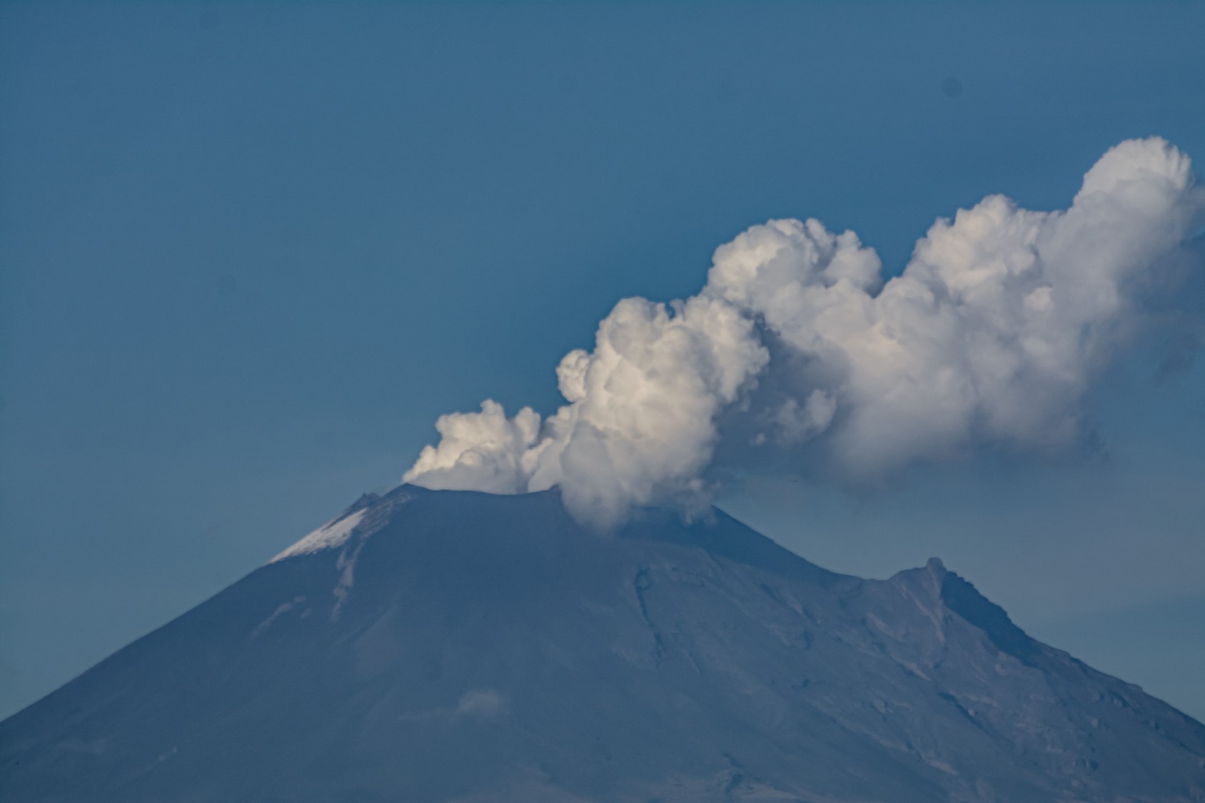 Volcán Popocatépetl reporta 37 exhalaciones