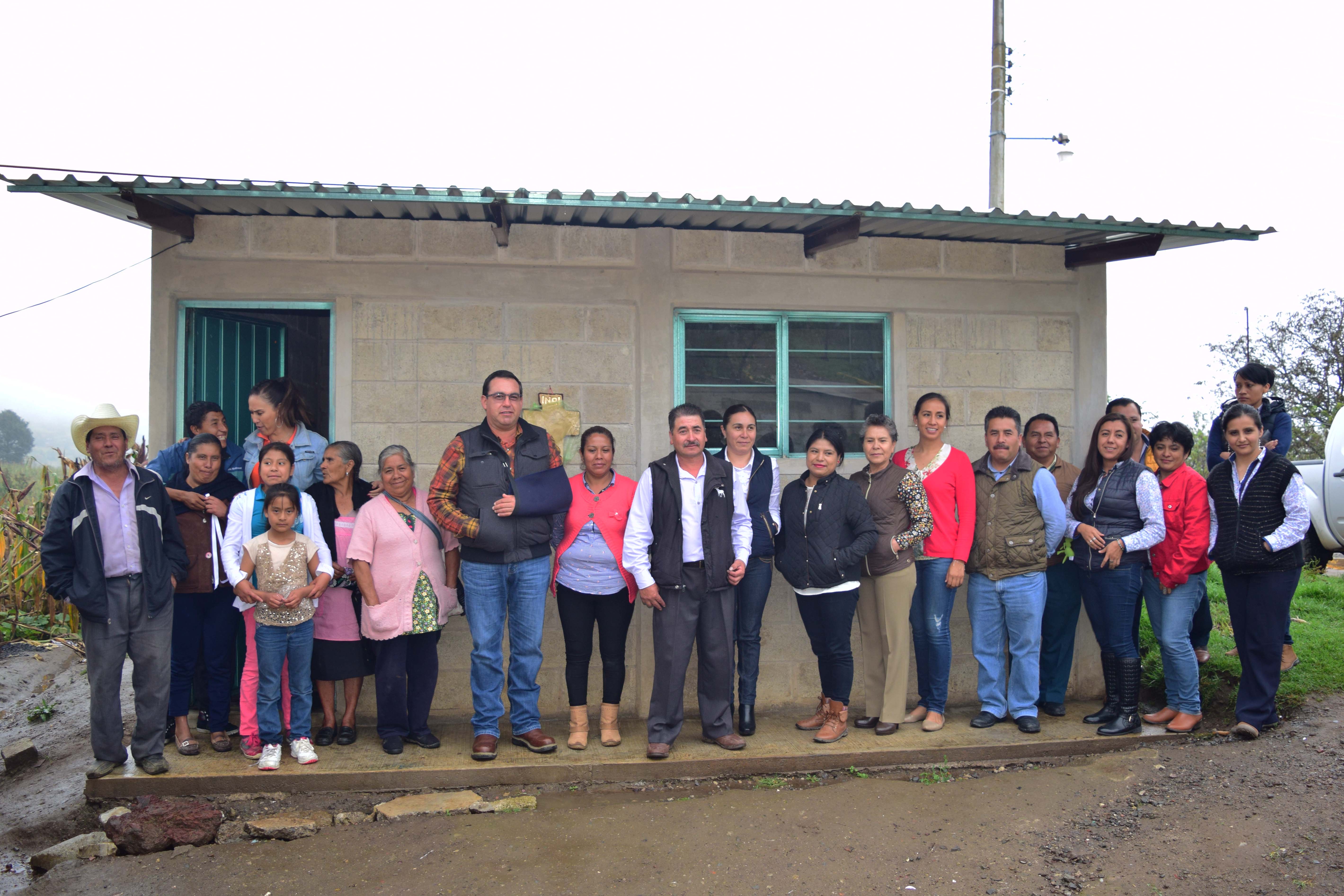 Programa de vivienda entrega 600 casas en Zacapoaxtla