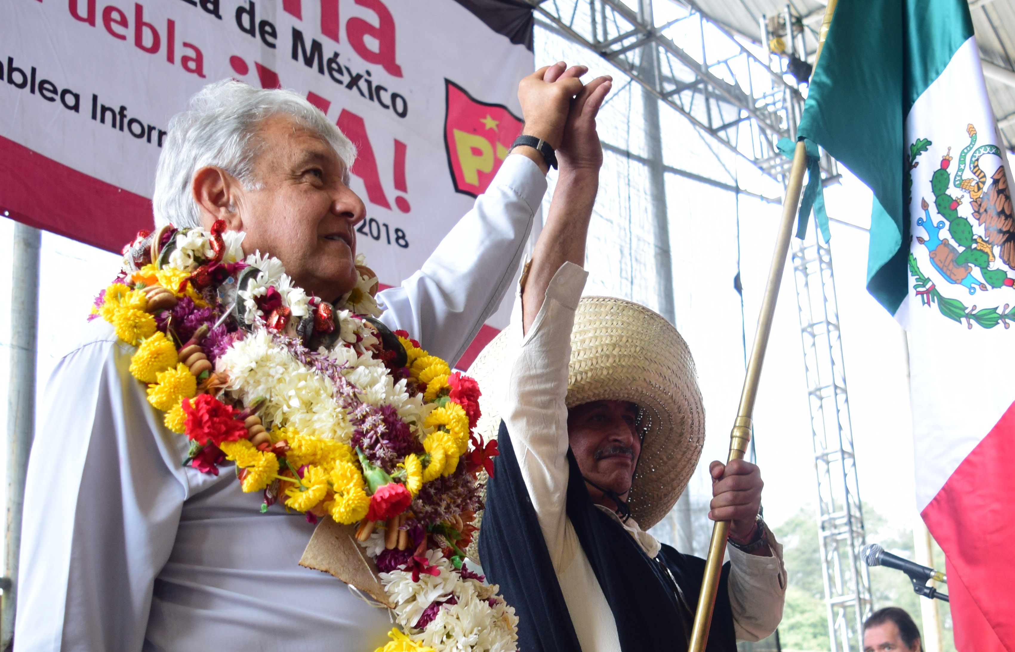 PAN y PRI comen del mismo plato, acusa López Obrador