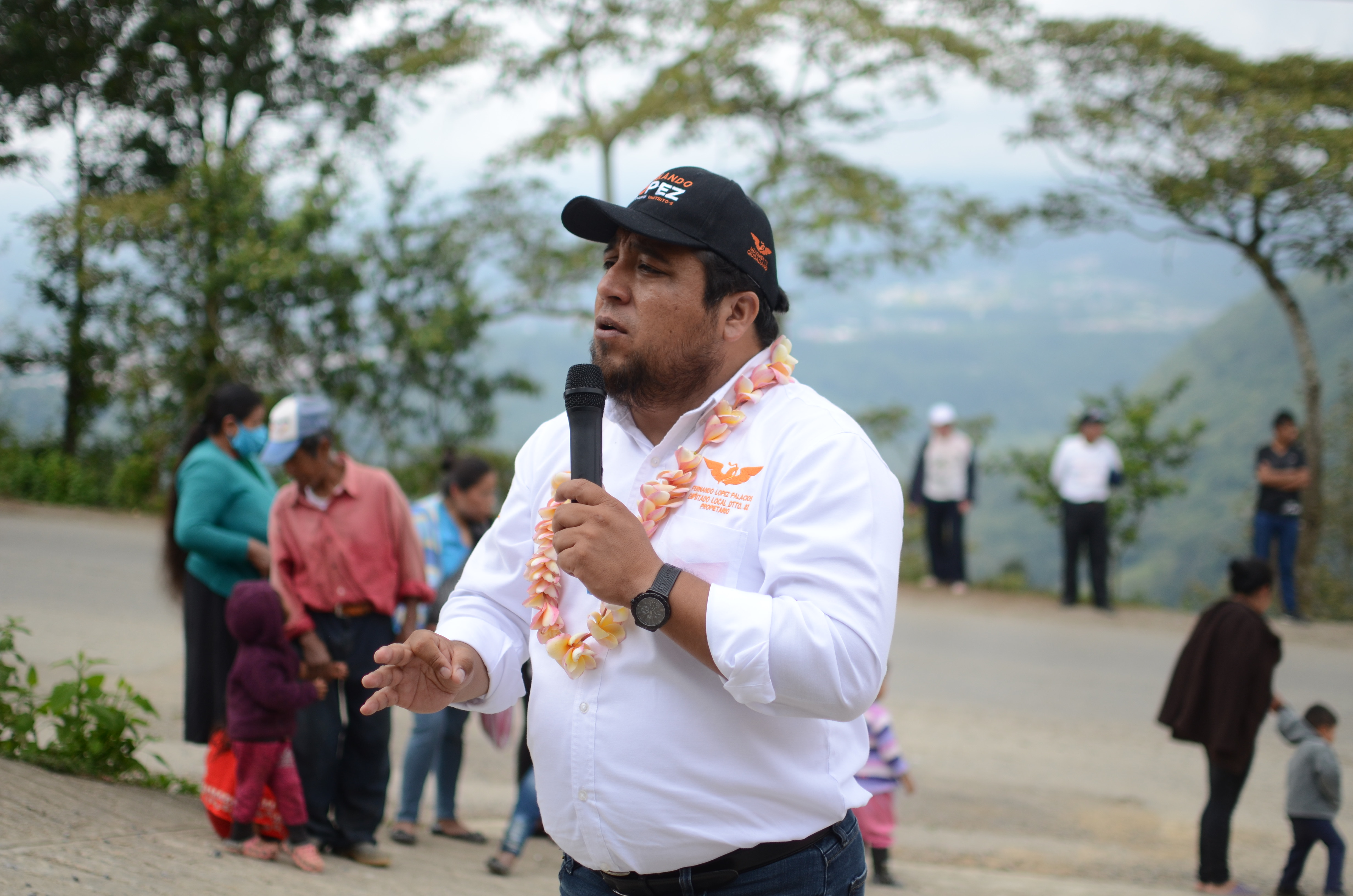 Legislar para pueblos indígenas ofrece Fernando López en Huauchinango