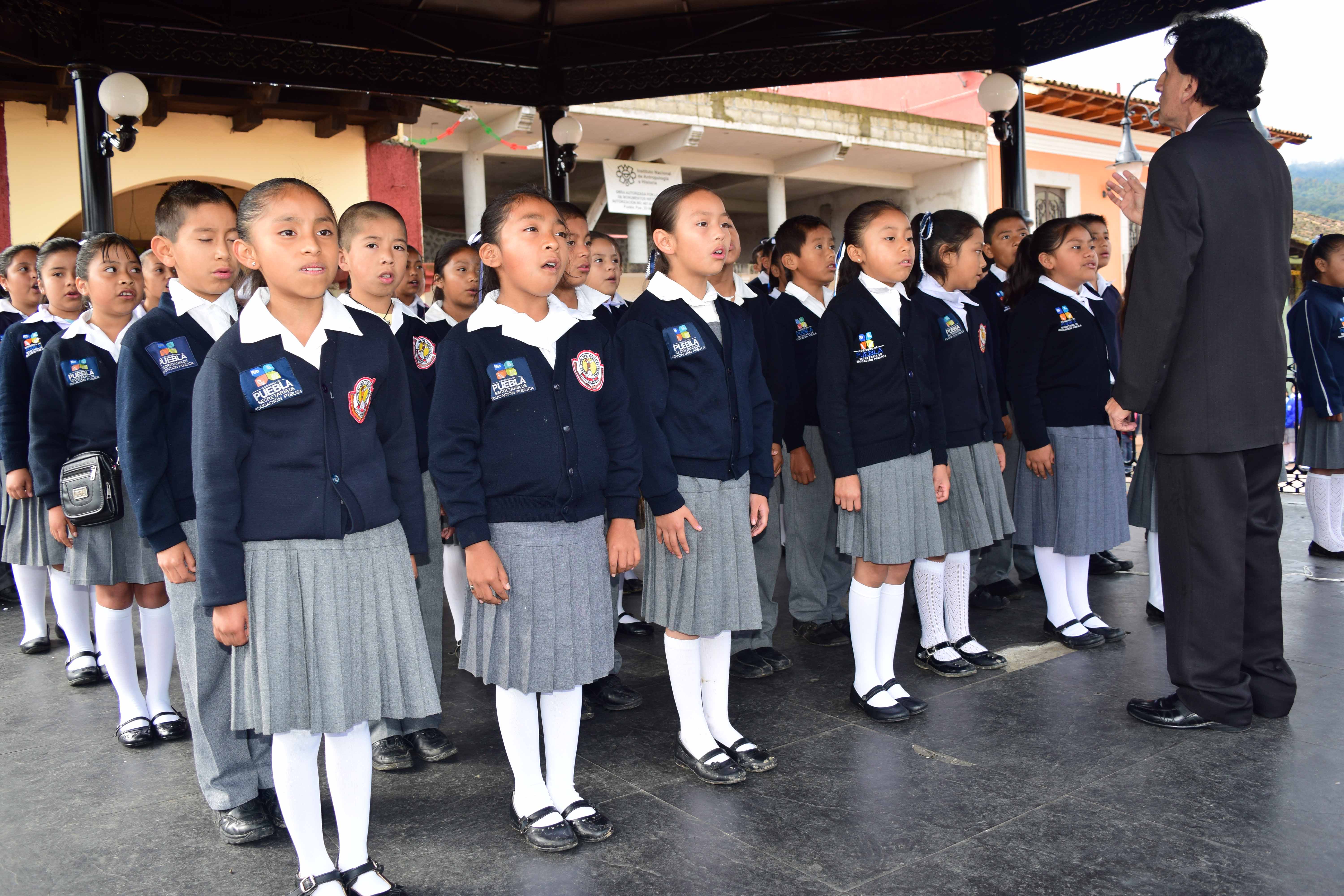 Recuerdan obra de Rafael Molina Betancourt en Zacapoaxtla