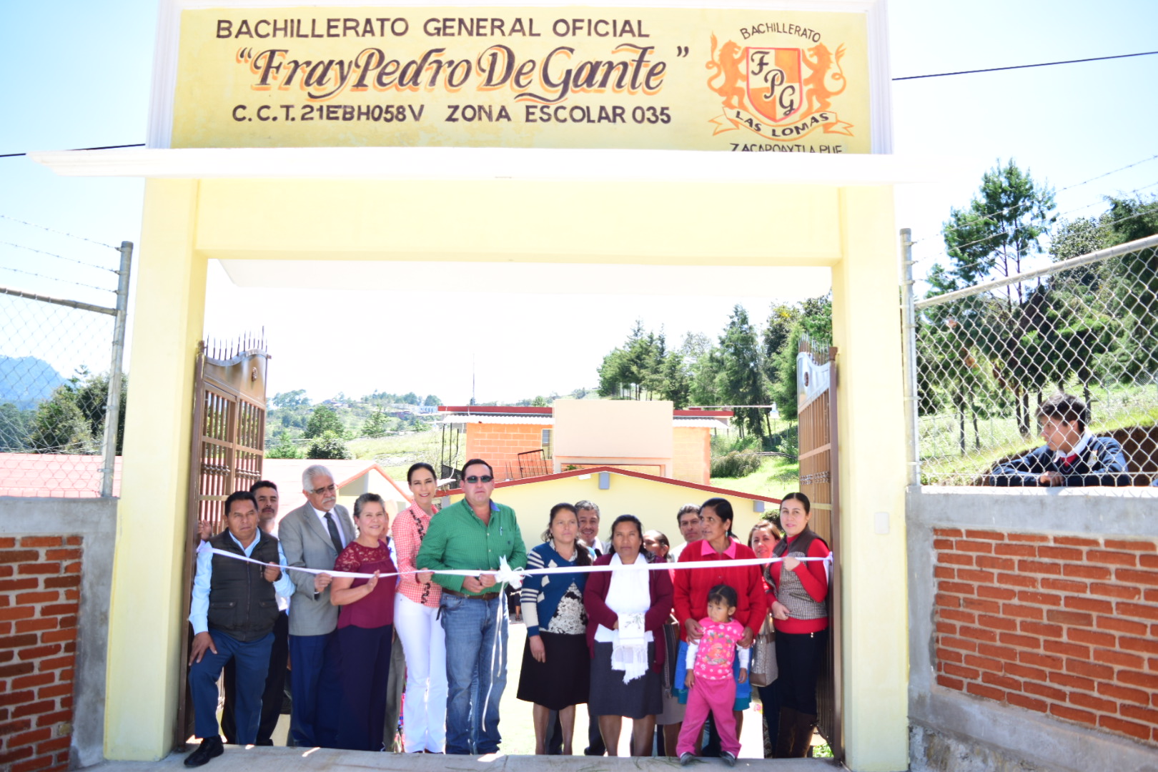 Entrega Lobato nuevas obras para escuelas de Zacapoaxtla
