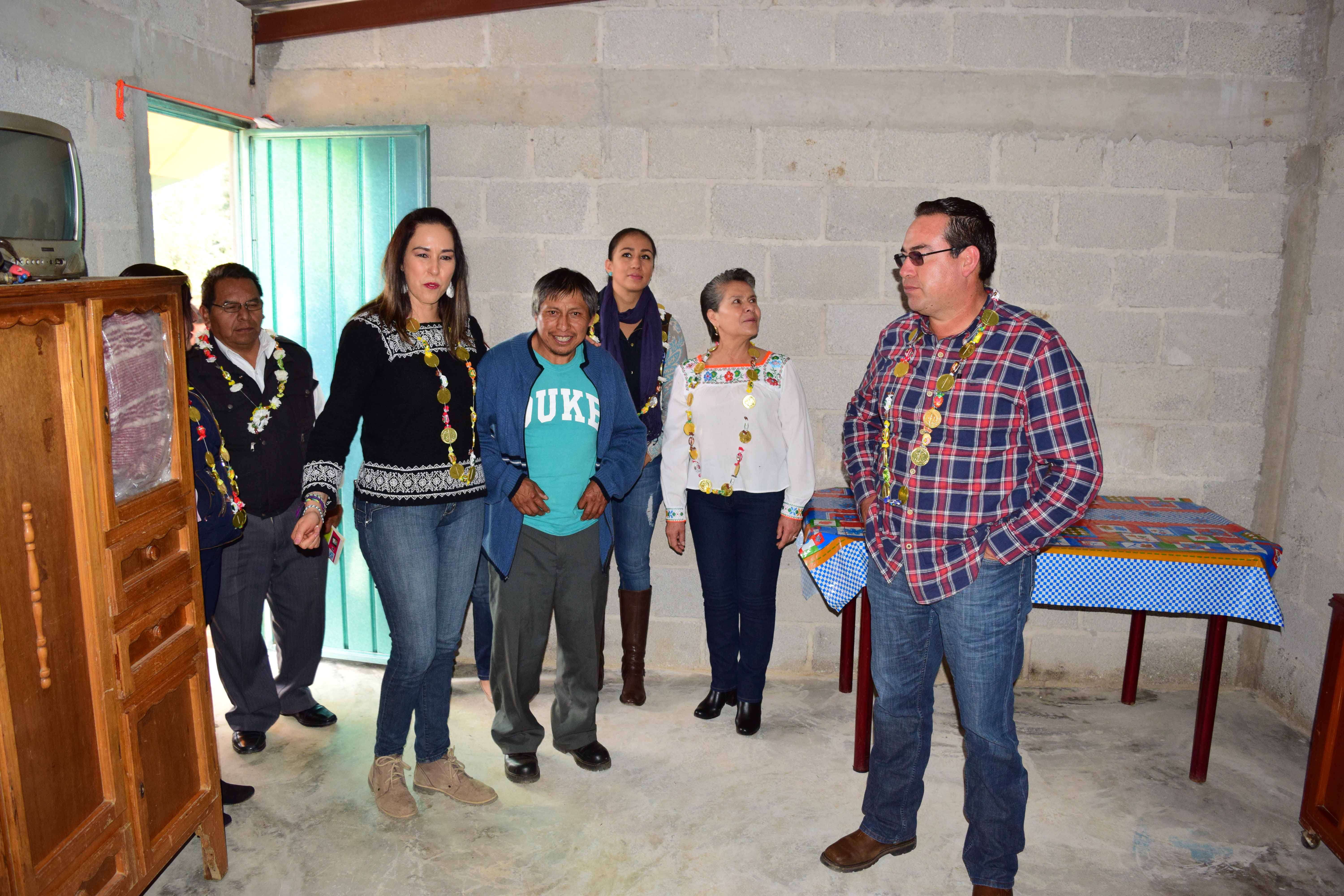 Construyen 28 viviendas para familias de bajos recursos en Zacapoaxtla