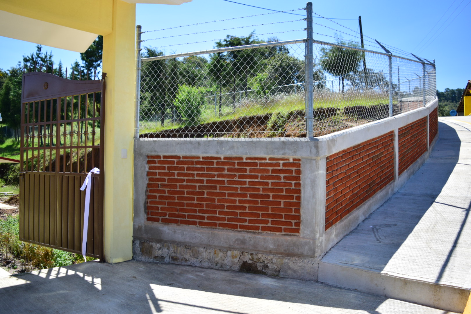 Entrega Lobato nuevas obras para escuelas de Zacapoaxtla
