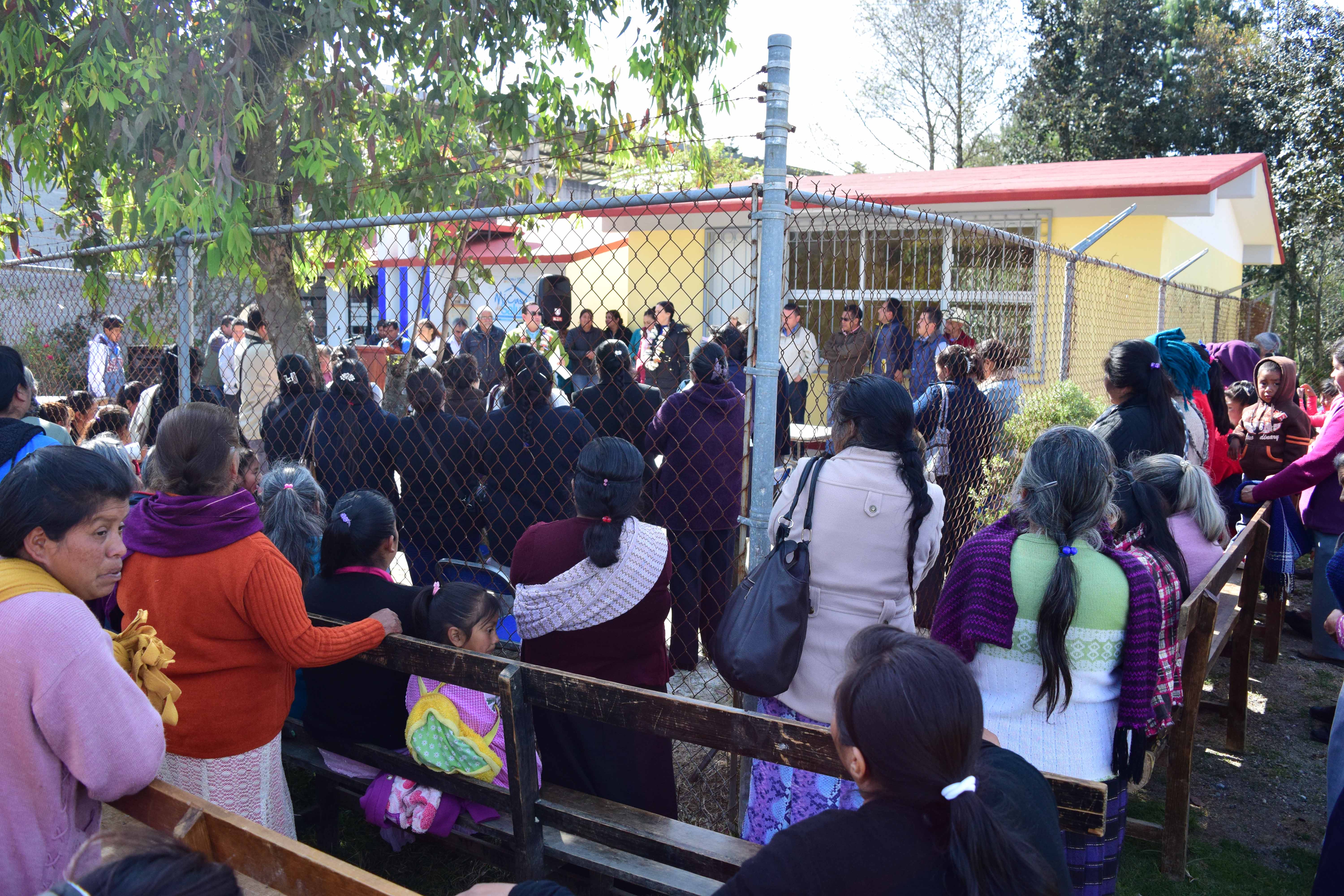 Inauguran salón en Casa de Salud de comunidad en Zacapoaxtla