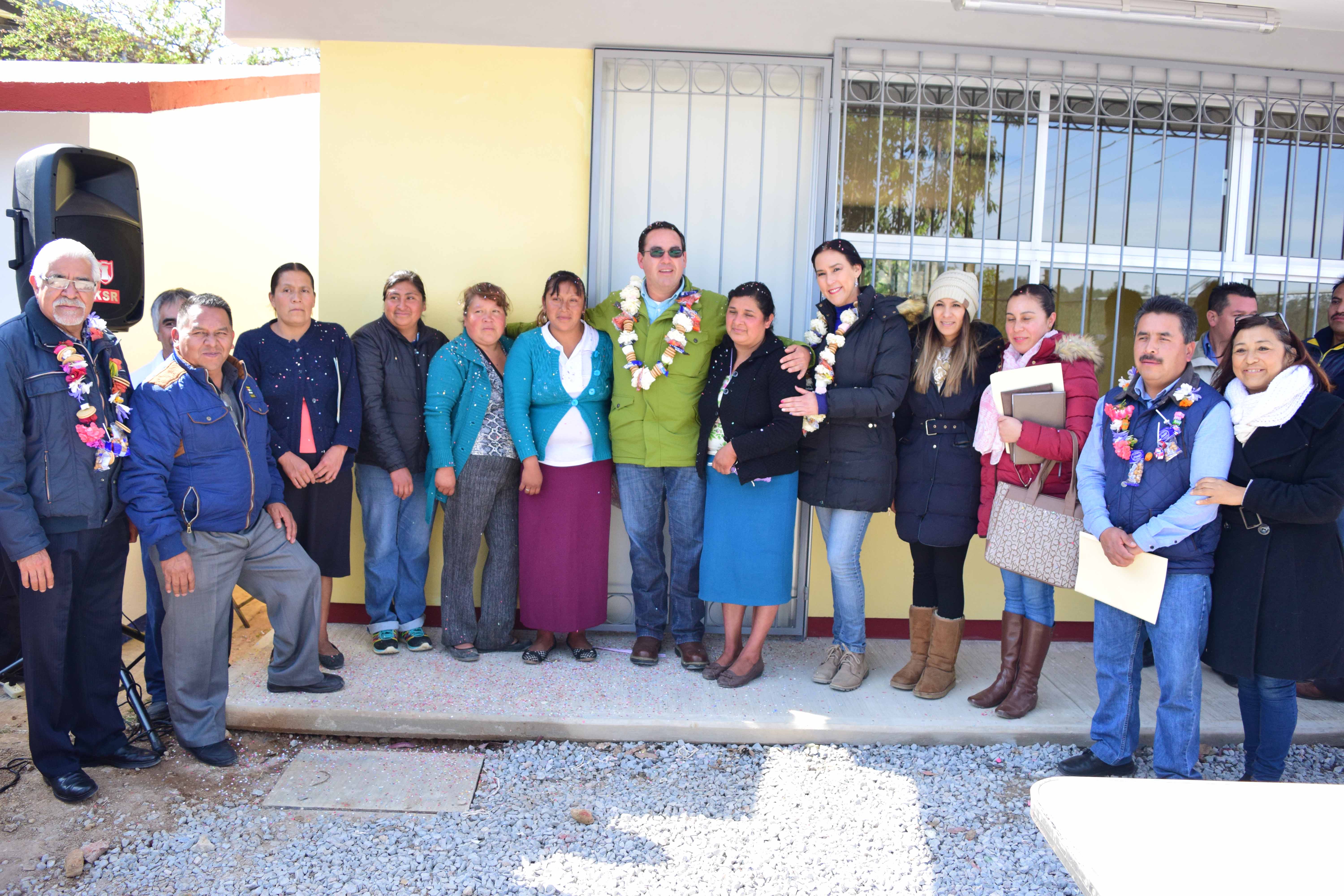 Inauguran salón en Casa de Salud de comunidad en Zacapoaxtla