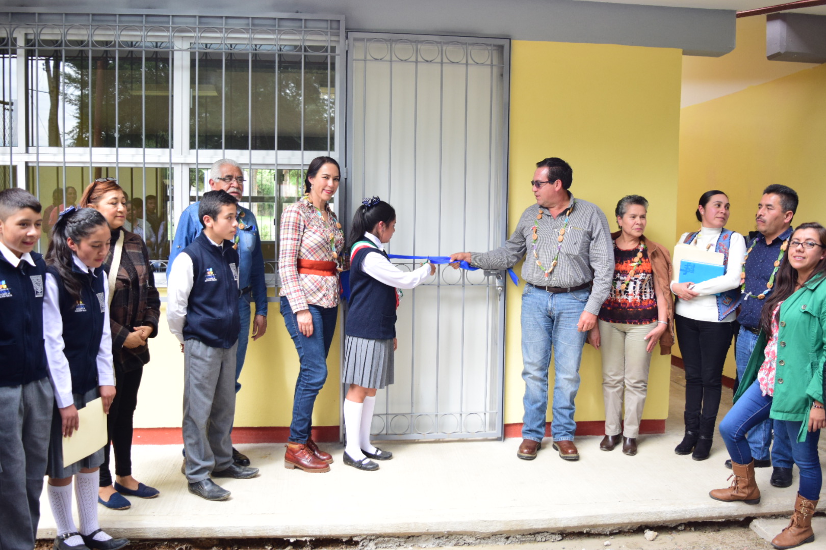 Entrega Lobato nuevas obras para escuelas de Zacapoaxtla