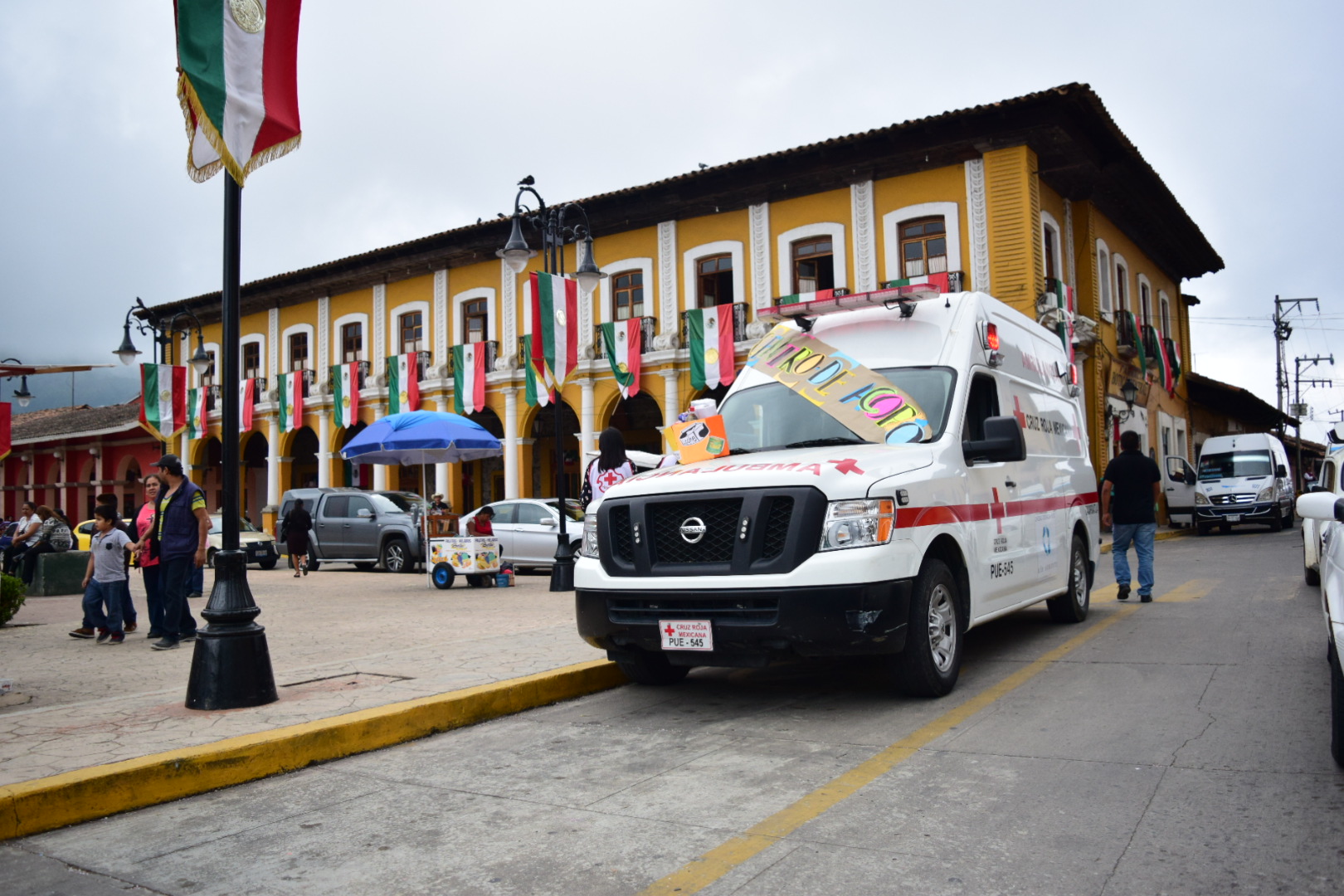 Reciben víveres en Zacapoaxtla para afectados por sismo