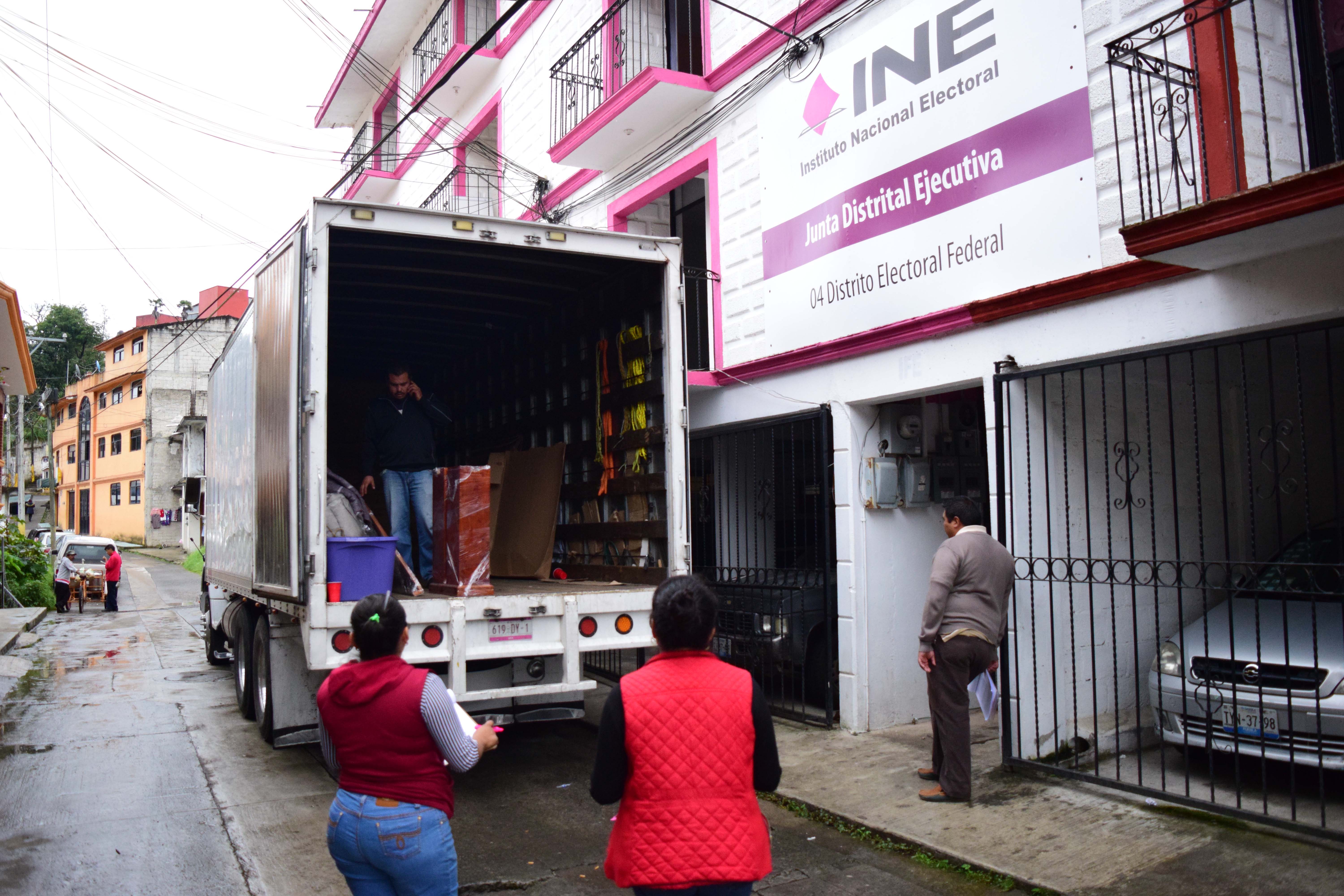 Cierran oficinas del INE en Zacapoaxtla por redistritación