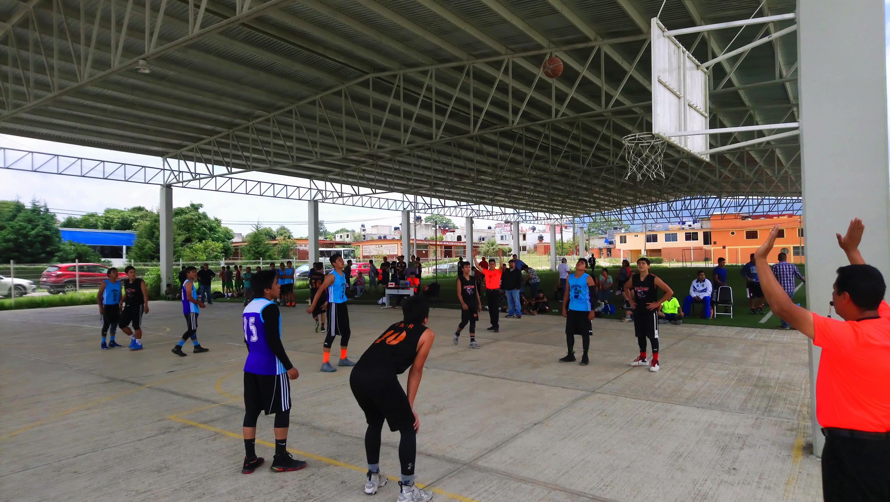 Realizan Copa Estatal de Básquetbol en Tlatlauquitepec 