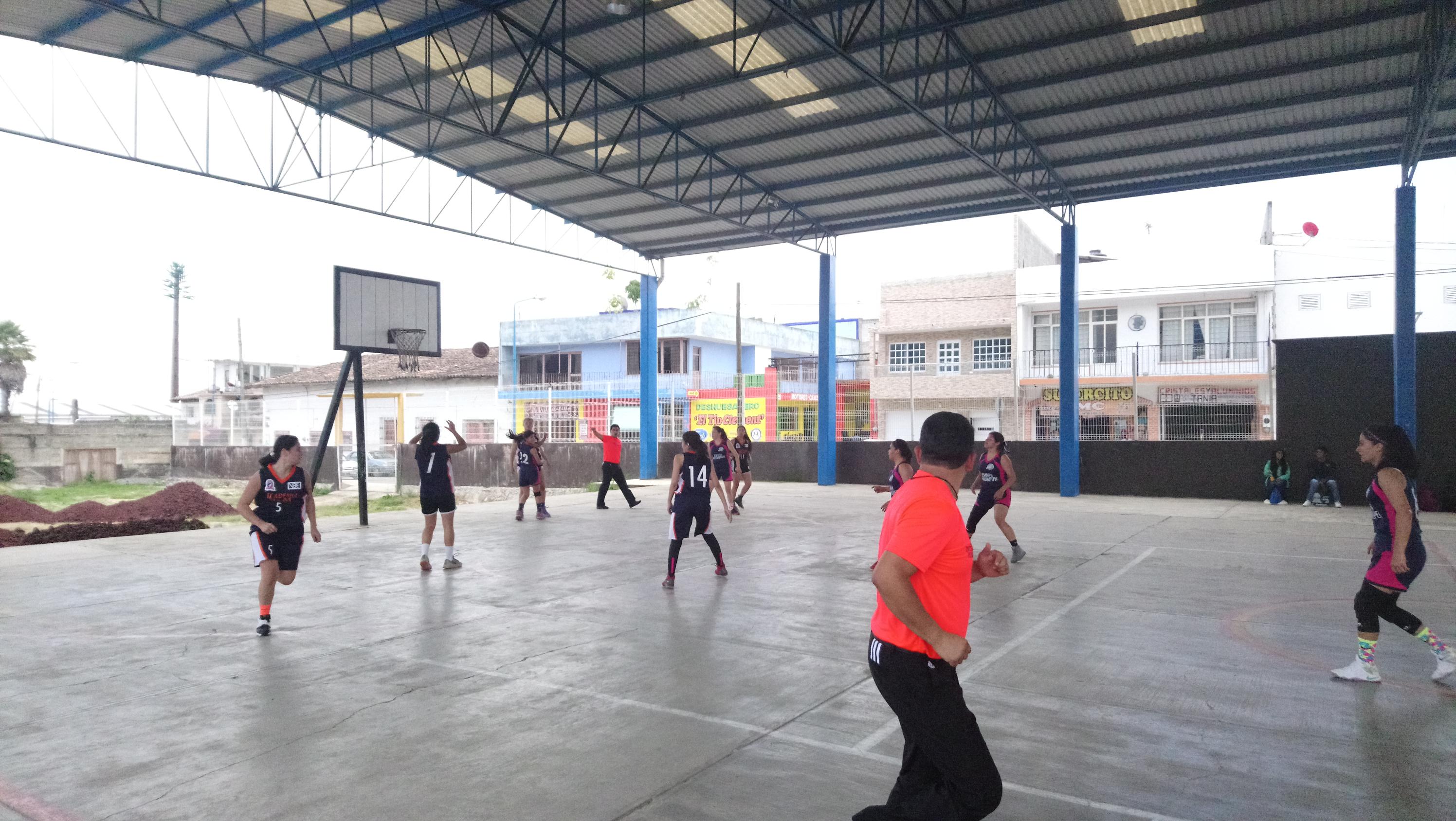 Realizan Copa Estatal de Básquetbol en Tlatlauquitepec 