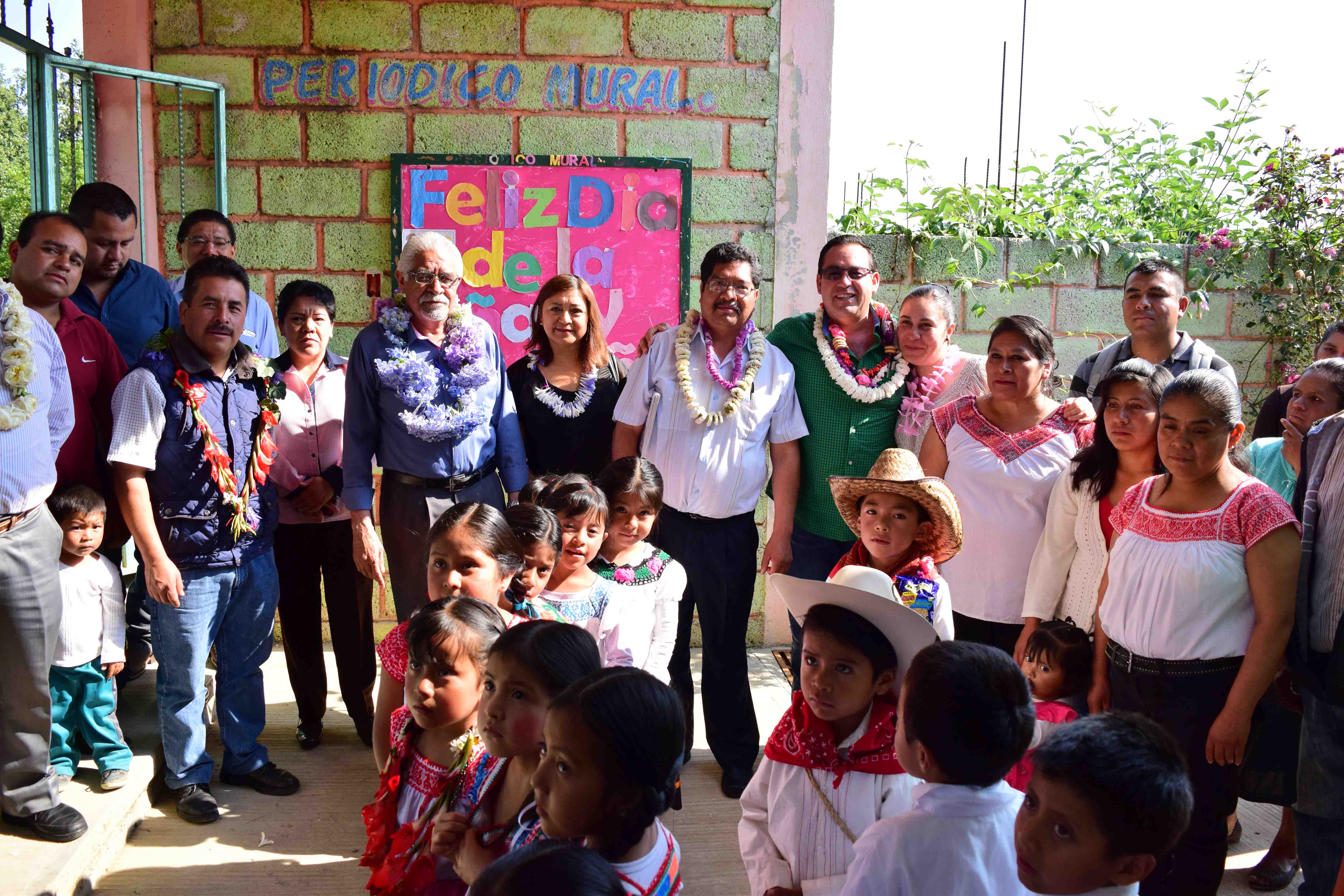 Entrega edil techo en preescolar de comunidad de Zacapoaxtla