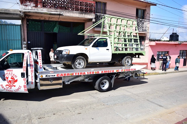 Recuperan con rastreador camioneta robada en CDMX