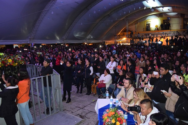  Espectáculo de Paty Cantú abre la Feria de Tlatlauquitepec