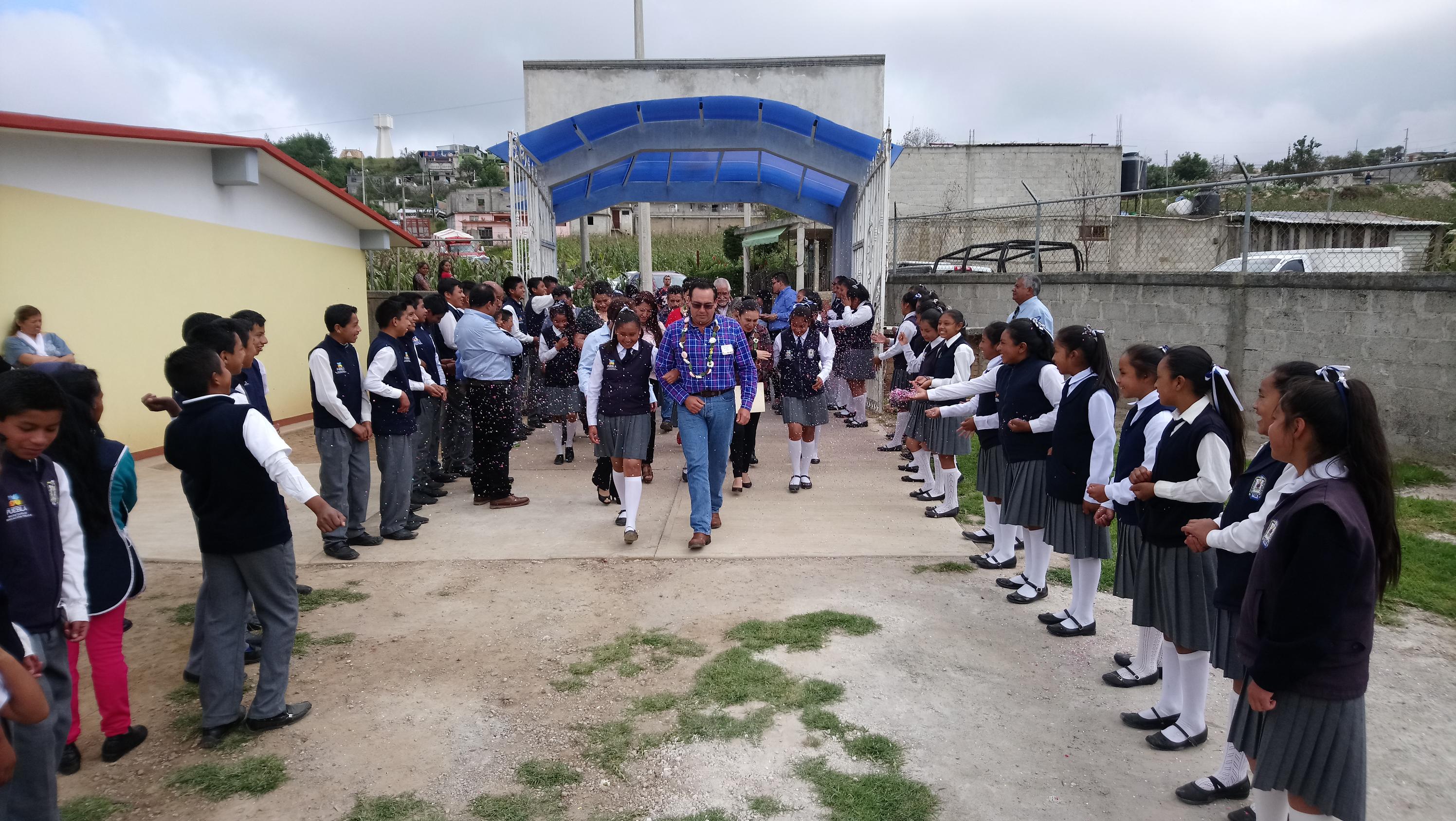 Ayuntamiento reconstruye aulas dañadas el 19-S en Zacapoaxtla