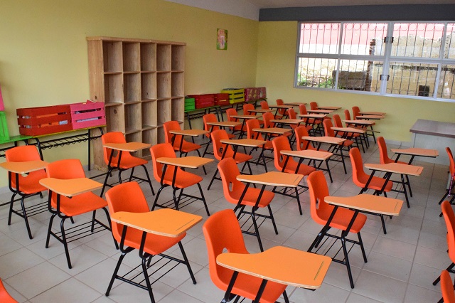 Invierten más de 700 mil pesos para aulas en escuela de Zacapoaxtla