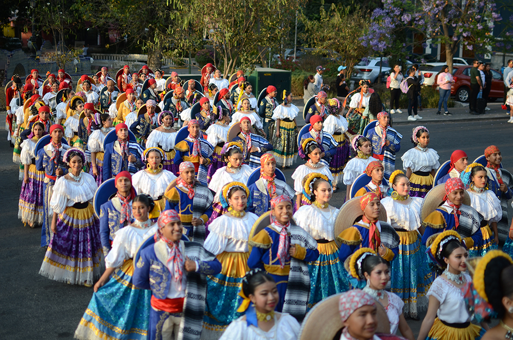 Participan escuelas antorchistas en el Festival del Jarabe de San Miguelito Monumental