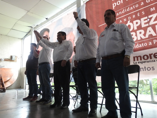 Dejen de colgarse de AMLO, pide Barbosa a candidatos