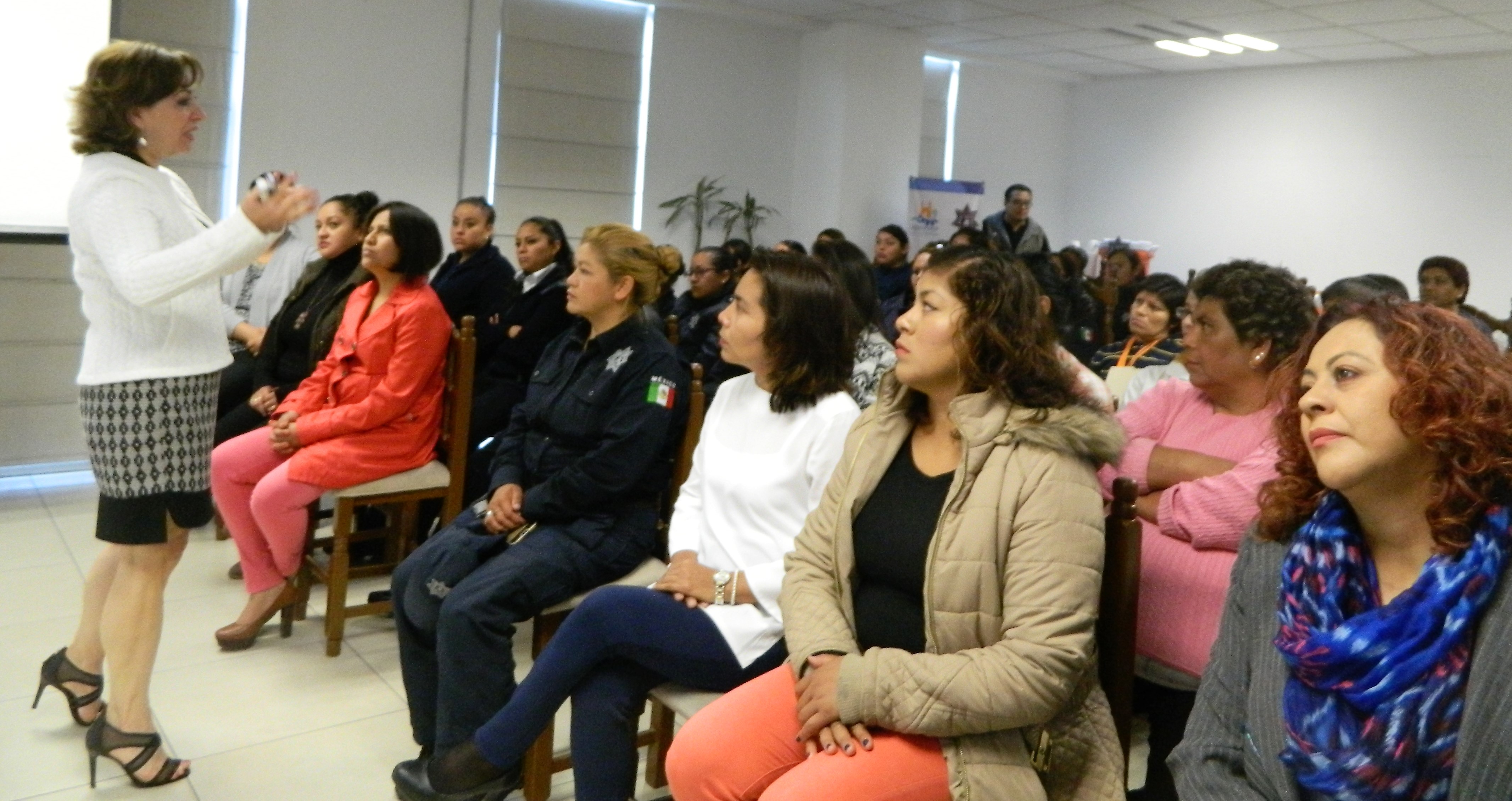 Imparte Cuautlancingo conferencia para prevenir violencia contra las mujeres