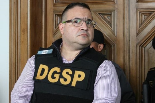 Le baja la presión al ex gobernador Javier Duarte y sufre mareos