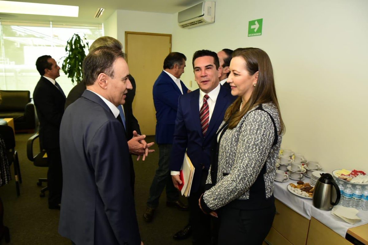 Asiste Martha Erika a la Conago
