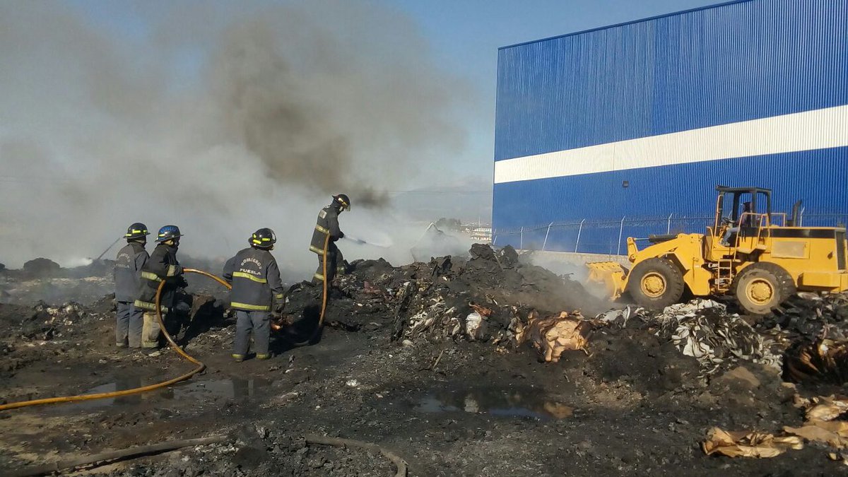 Más de 12 horas tardan en apagar incendio en Cuautlancingo