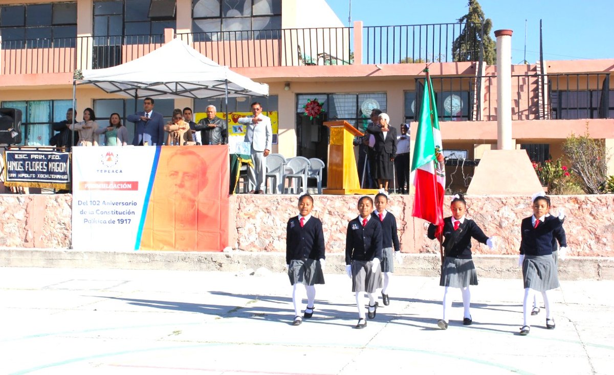 Encabeza edil de Tepeaca ceremonia por Día de la Constitución 