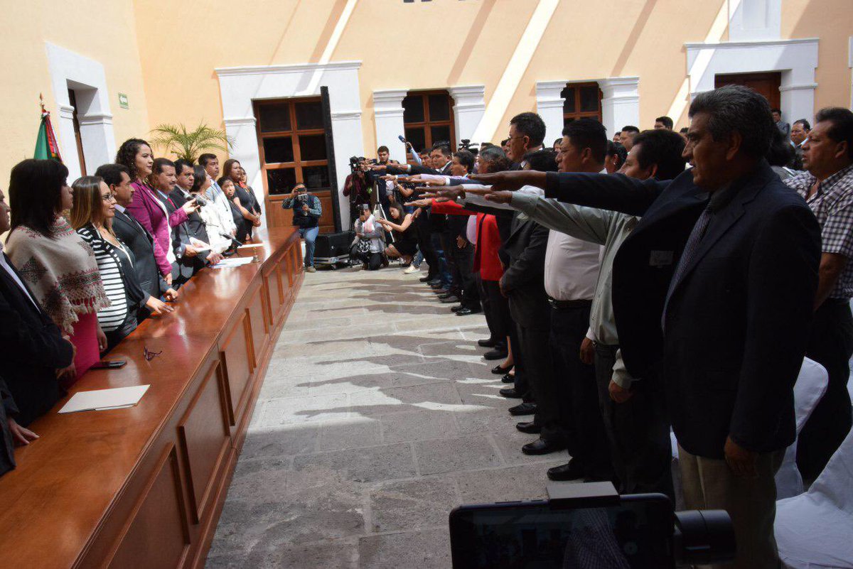Rinden protesta presidentes auxiliares de San Pedro Cholula