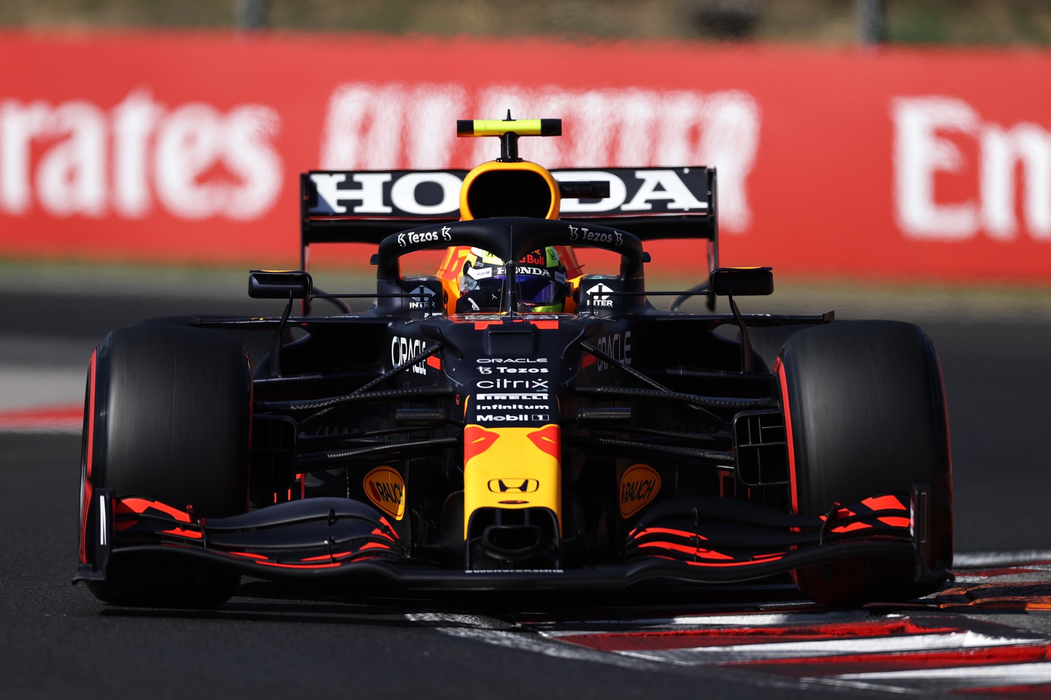 Checo Pérez arrancará en el lugar cuatro