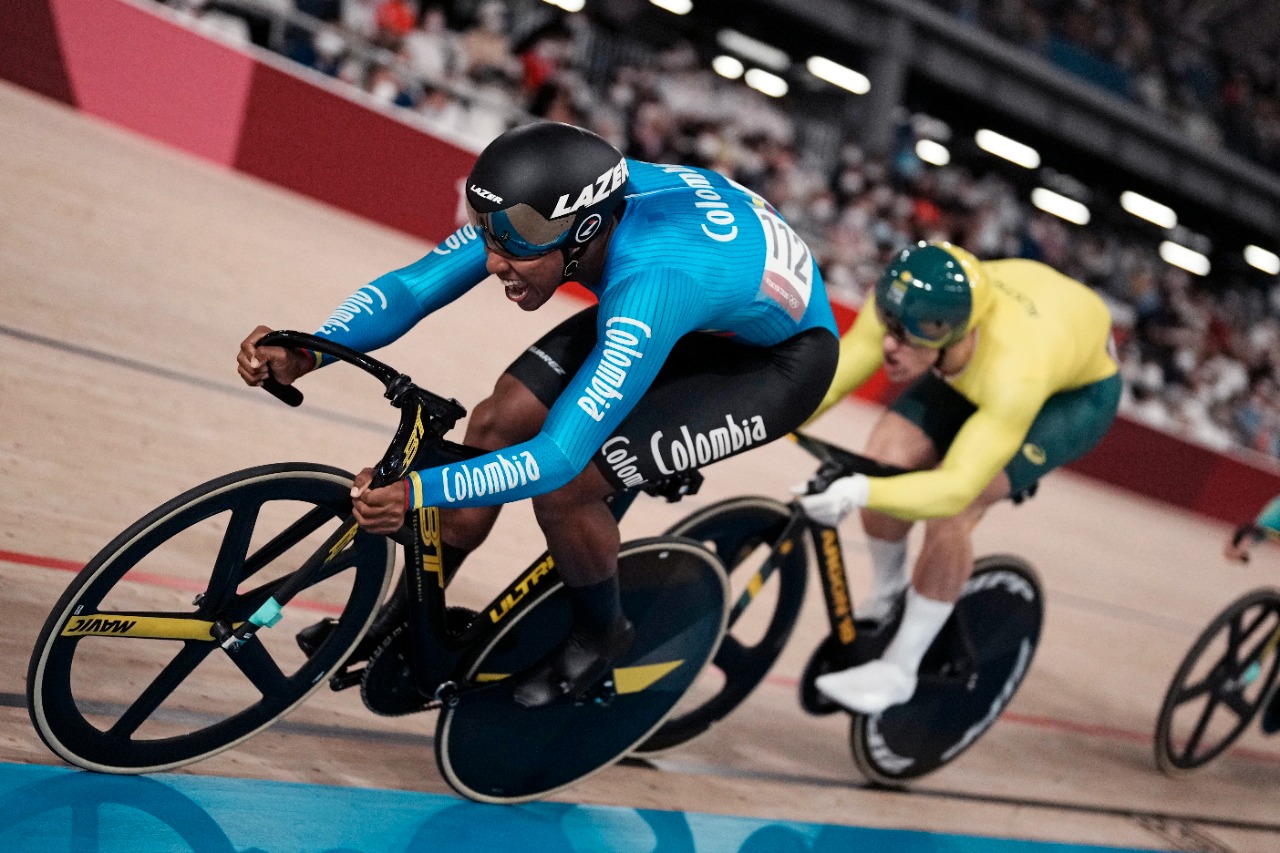Ciclista colombiano llega a los cuartos de final en Keirin 