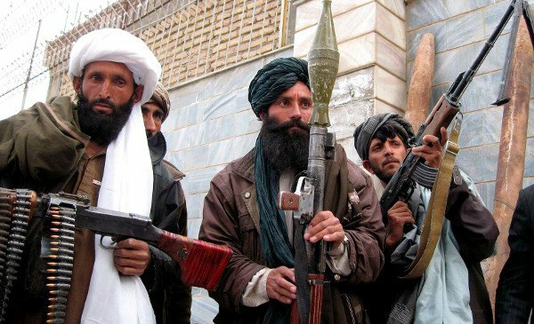 VIDEO Talibanes secuestran y matan a comediante 