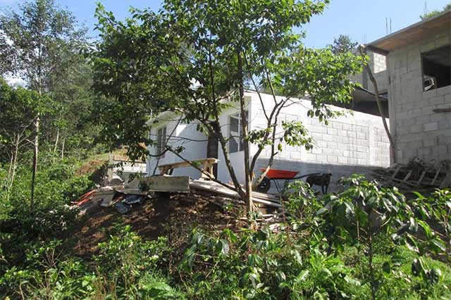 Por asentamientos irregulares no reconstruirán 200 casas afectadas por Earl 