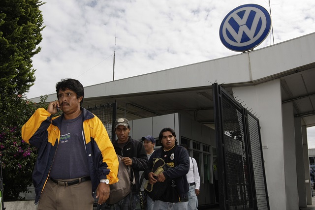 Paro técnico en VW afectaría a 2 mil obreros en Puebla