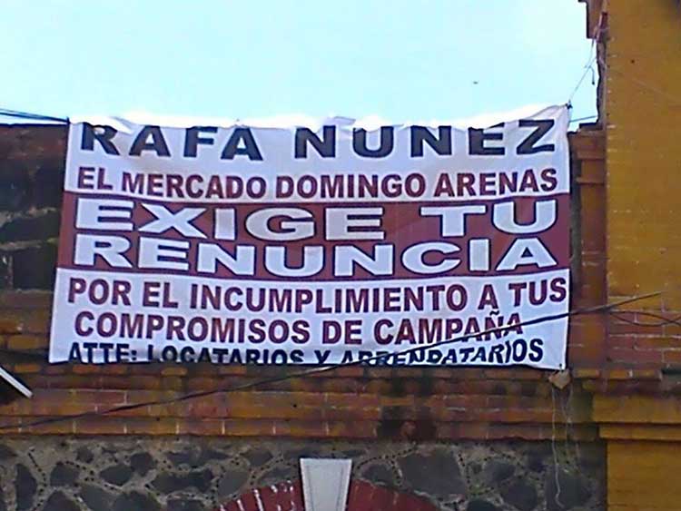 Piden auxiliares de Texmelucan destitución del alcalde Rafael Núñez